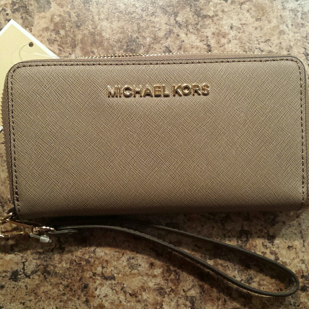 Michael Kors Wristlet/Wallet